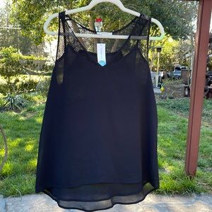 🌺 41 HAWTHORN; Brand New with Tags! Alemany Mesh Detail Lined V-Neck Blouse M!!